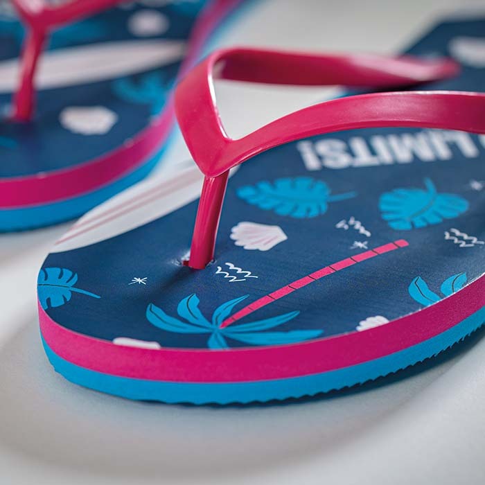 Strandpapucs egyedi grafik�val �s talpnyomattal